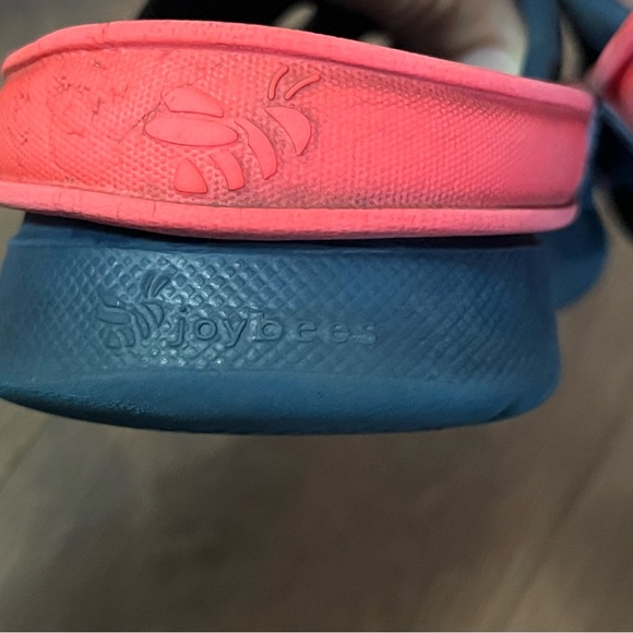 Joybees blue & red slip on foam clogs, size 12 - Picture 4 of 7